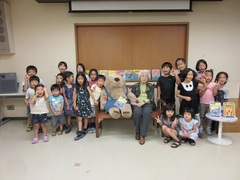 神沢利子さんと参加した子どもたち